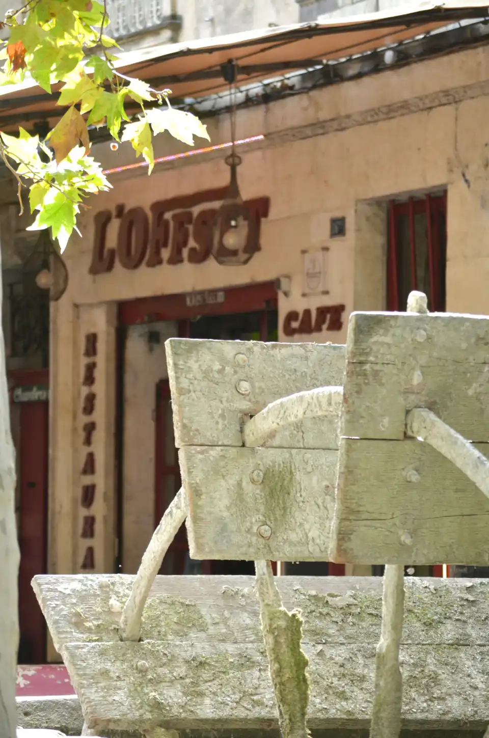 La façade de L'Offset, rue des Teinturiers à Avignon